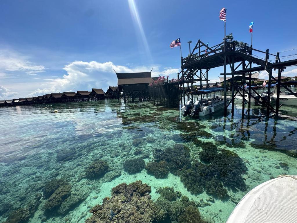 Ferienwohnung Mabul Backpackers Mabul Island Exterior foto