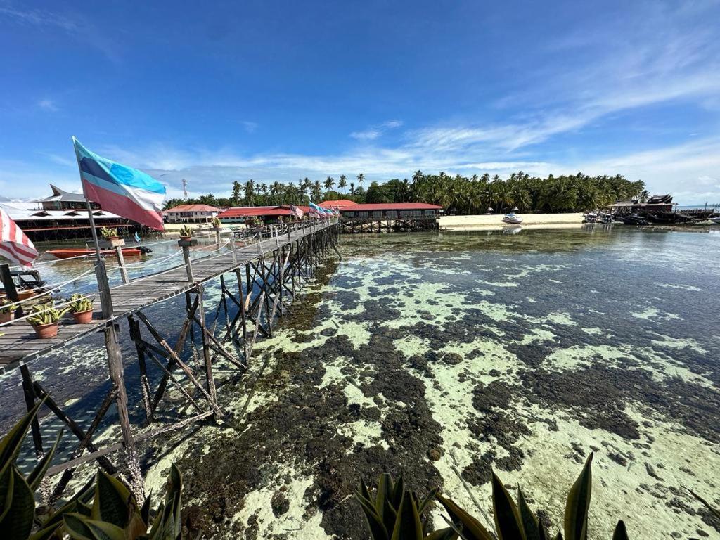 Ferienwohnung Mabul Backpackers Mabul Island Exterior foto